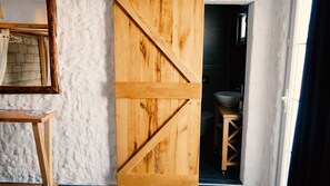 Superior-Zimmer, Poolblick | 1 Schlafzimmer, Minibar, Zimmersafe, Bügeleisen/Bügelbrett