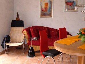 Huoneisto (Baltrum - incl. 35 EUR cleaning fee) | Oleskelualue | Taulutelevisio, DVD-soitin