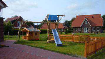 Khu vui chơi trẻ em - ngoài trời