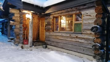 Huoneisto, sauna (F21) | Näkymä sisäpihalle