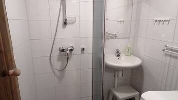 Apartamento, 2 quartos, sauna seca | Banheiro | Chuveiro, secador de cabelo, bidĂȘ, piso aquecido