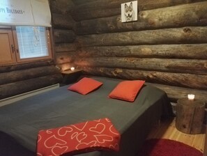 Apartment, 2 Schlafzimmer, Sauna | Wohnbereich | 42-Zoll-Smart-TV mit Digitalempfang, Kamin, Fußbodenheizung