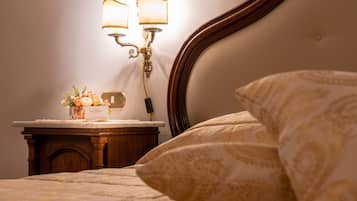 Deluxe Double Room, 1 Bedroom | In-room safe, individually decorated, soundproofing, free WiFi