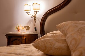 Habitació doble Deluxe, 1 dormitori | Caixa forta a l'habitació i decoració individual 