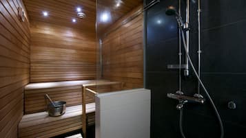 Apartment, 1 Schlafzimmer, Sauna, Blick auf den Innenhof | Badezimmer