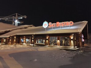 Sports bar