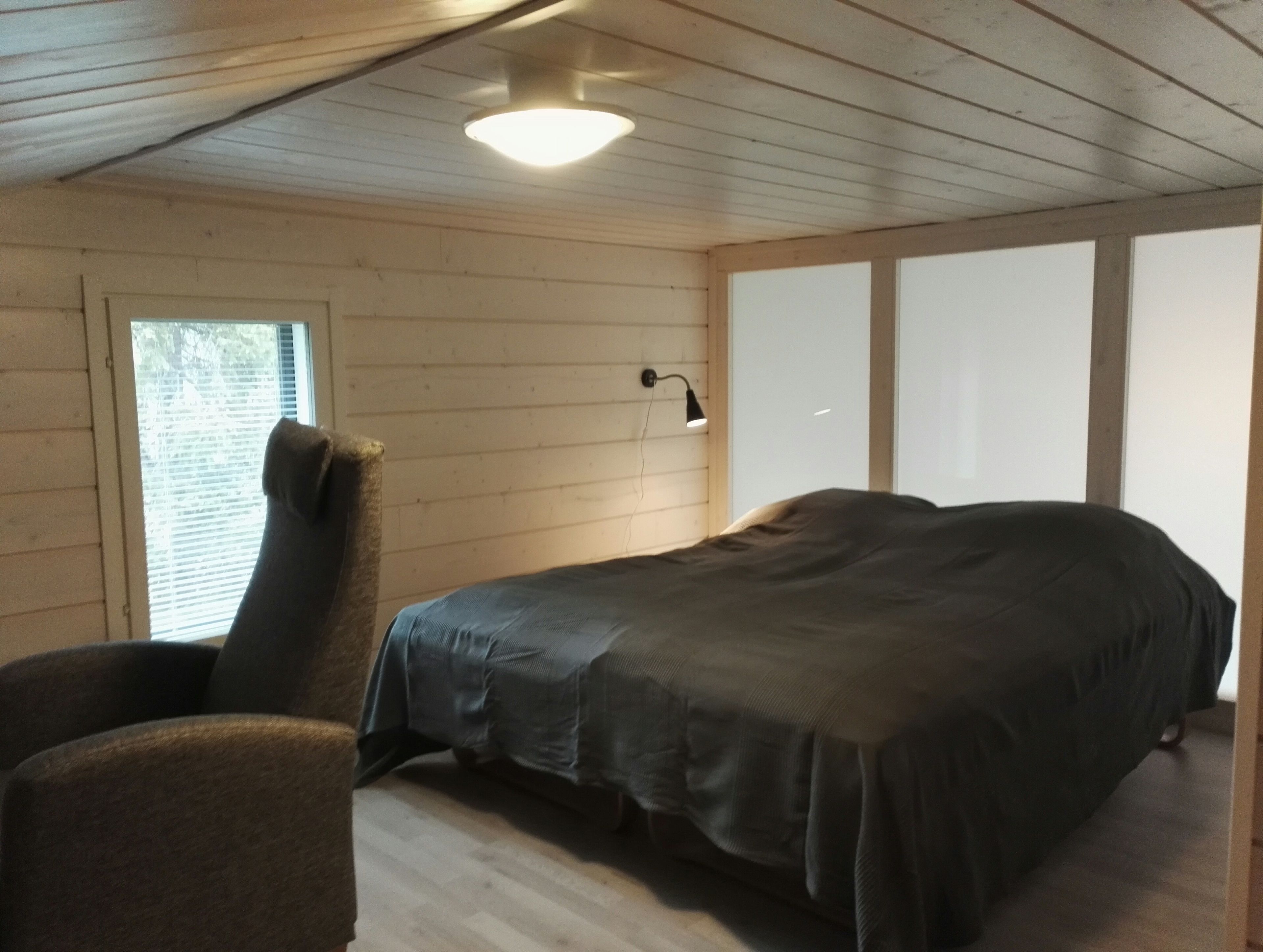 Apartment, 2 Schlafzimmer, Sauna | Wohnbereich | 40-Zoll-Flachbildfernseher mit Digitalempfang, Fernseher, Kamin