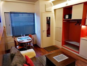 Classic-Studio, Nichtraucher, Blick auf den Innenhof (A18) | Wohnzimmer