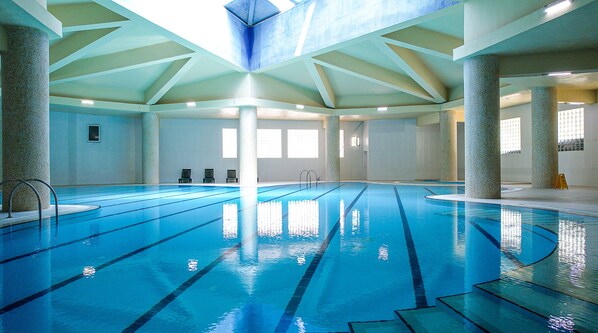 室內泳池