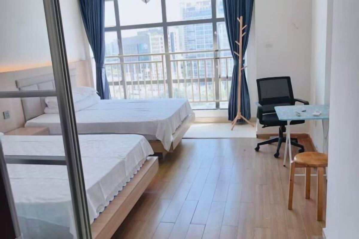 Blackout curtains, free WiFi