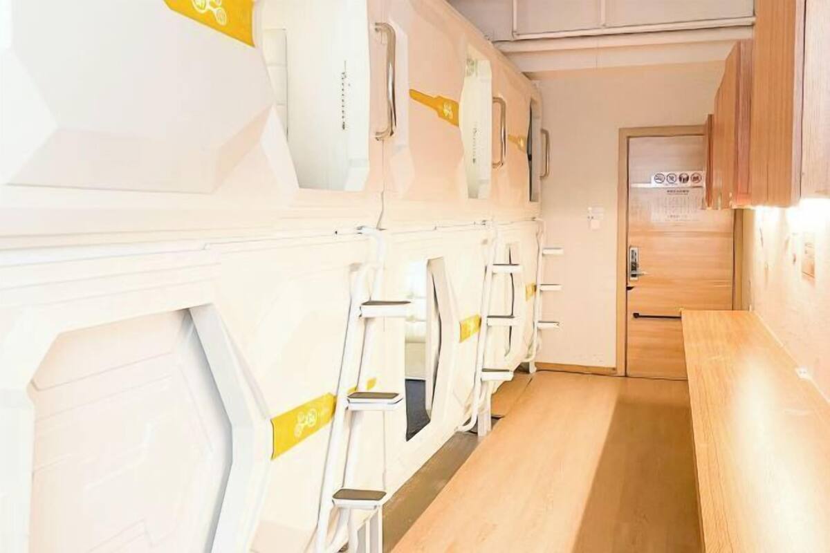 Blackout curtains, free WiFi