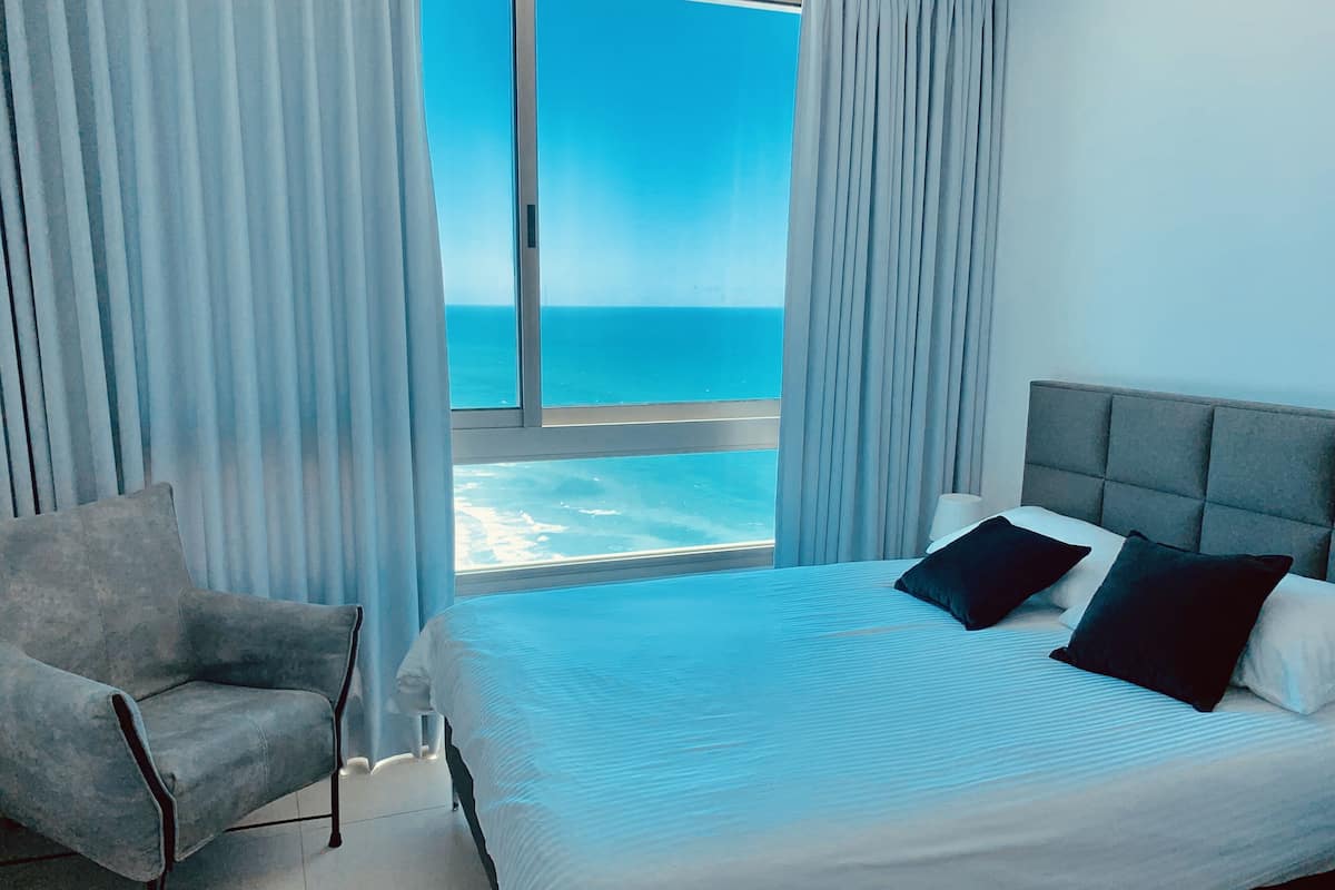 Panoramic Studio Suite, 1 Queen Bed with Sofa bed, Non Smoking, Sea View