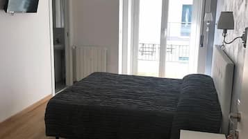 Doppelzimmer | Schreibtisch, schallisolierte Zimmer, kostenloses WLAN, Bettwäsche