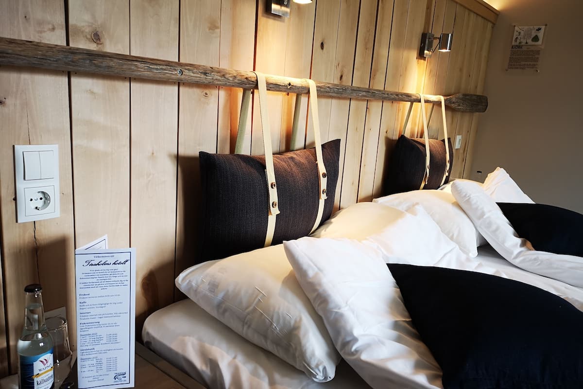 individually decorated, desk, blackout curtains, soundproofing