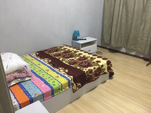 Apartment, 3 Bedrooms | 3 bedrooms, desk, blackout drapes, soundproofing - Home of Heaven (Bintulu)
