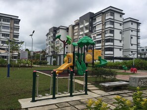 室外兒童遊樂區