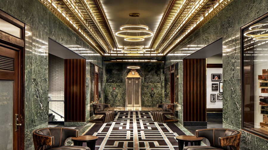 The Sinclair, Autograph Collection