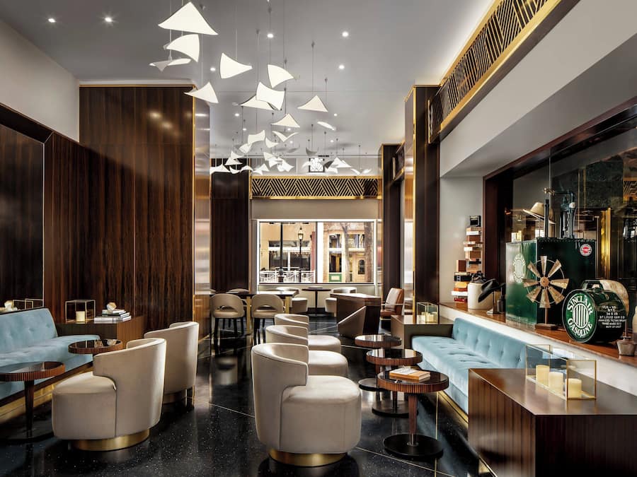 Lobby lounge