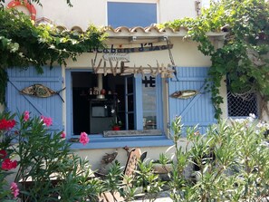 Front of property - La Cabane d'Isa (Sète)
