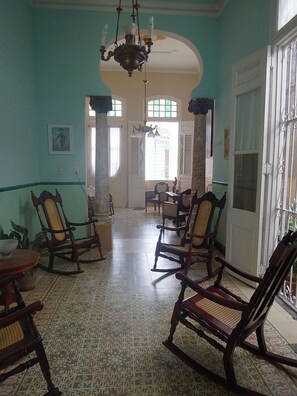 Interior entrance - Hostal Casa Tata (Caibarien)