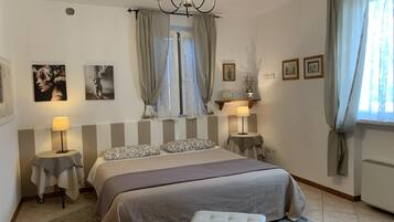 Desk, iron/ironing board (on request), WiFi (free), bed sheets