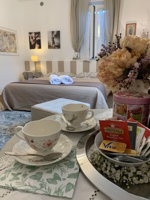 Desk, iron/ironing board, free WiFi, bed sheets - La Meridiana Affittacamere (Colorno)