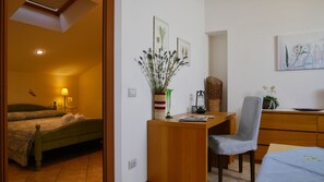 Comfort Apartment, Garden View | Living area