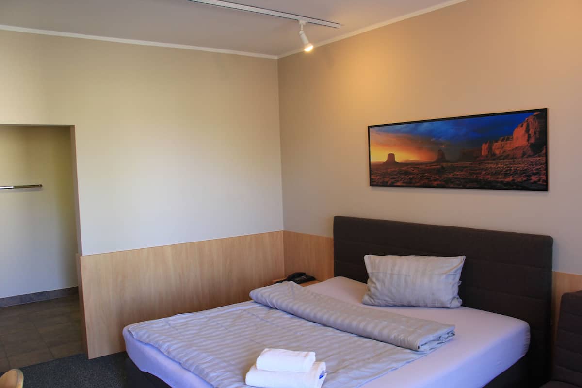 Habitación individual Deluxe | 2 habitaciones, espacio para trabajar con laptop y wifi gratis