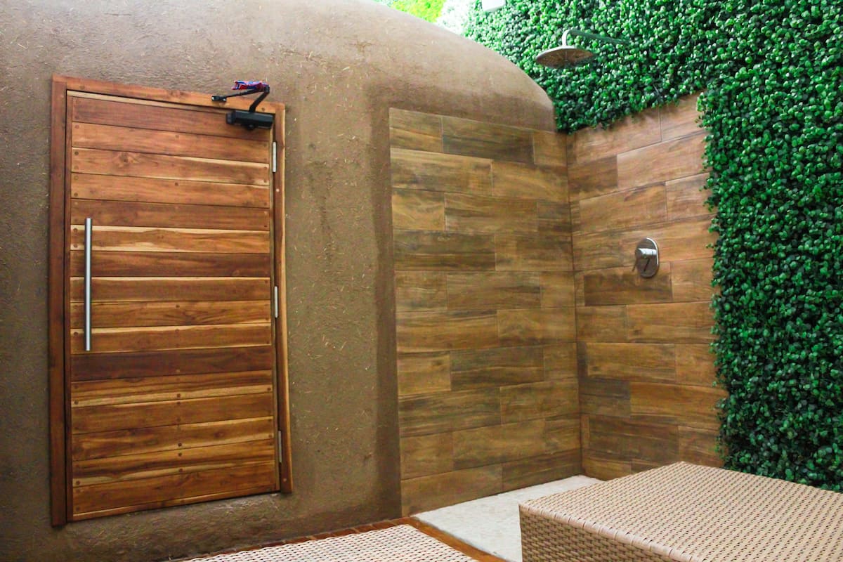 couples treatment room(s), sauna, hot stone massages