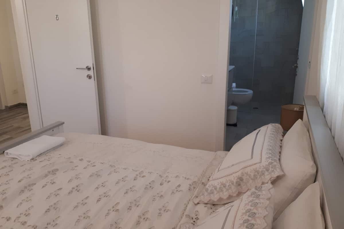 Double Room, Non Smoking, Garden View | Individually decorated, individually furnished, desk, blackout drapes