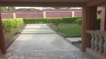 Pintu masuk hartanah