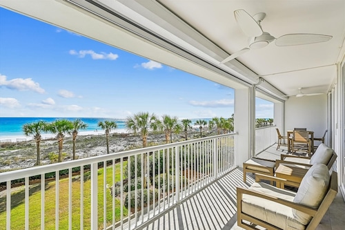 Oceania 201 3 Bedroom Condo by RedAwning