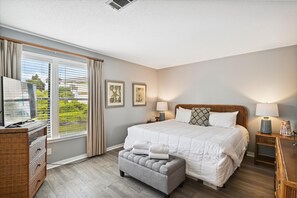 Condo, 2 Bedrooms