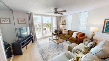Condo, 2 Bedrooms | Living area