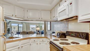 Condo, 2 Bedrooms | Private kitchen | Fridge, microwave, oven, dishwasher