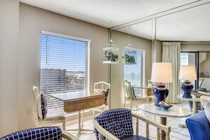 Condo, 2 Bedrooms | Dining