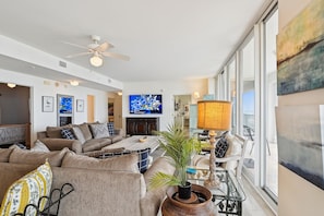 Condo, 3 Bedrooms | Interior