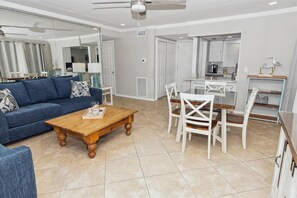 Condo, 2 Bedrooms | Living area