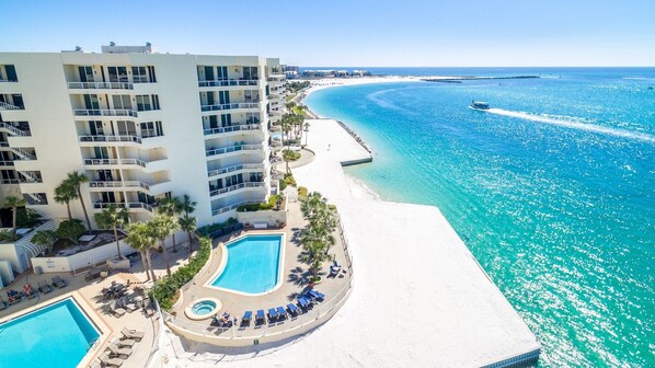 Appart'hôtel, 2 chambres | Piscine