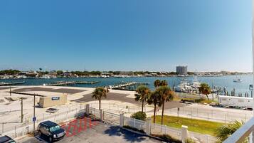 Condo, 2 Bedrooms | Property grounds