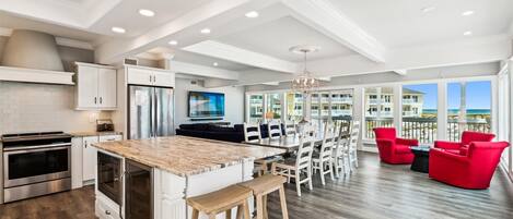 Condo, 3 Bedrooms | Private kitchen