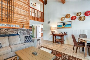 House, 5 Bedrooms | Interior