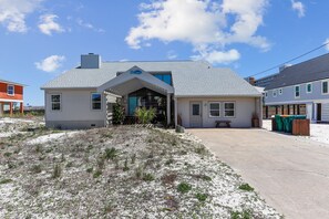 Maison, 5 chambres | Extérieur