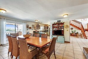 House, 5 Bedrooms | Dining