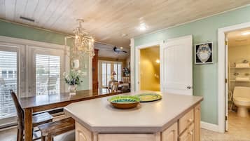 Biệt thự, 3 phòng ngủ | Bếp riêng | Tủ lạnh, lò vi sóng, lò nướng, máy rửa bát