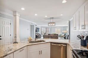 Private kitchen - Inlet Reef 314 2 Bedroom Condo by RedAwning (Destin)