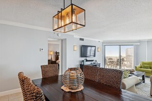 Dining - Inlet Reef 314 2 Bedroom Condo by RedAwning (Destin)