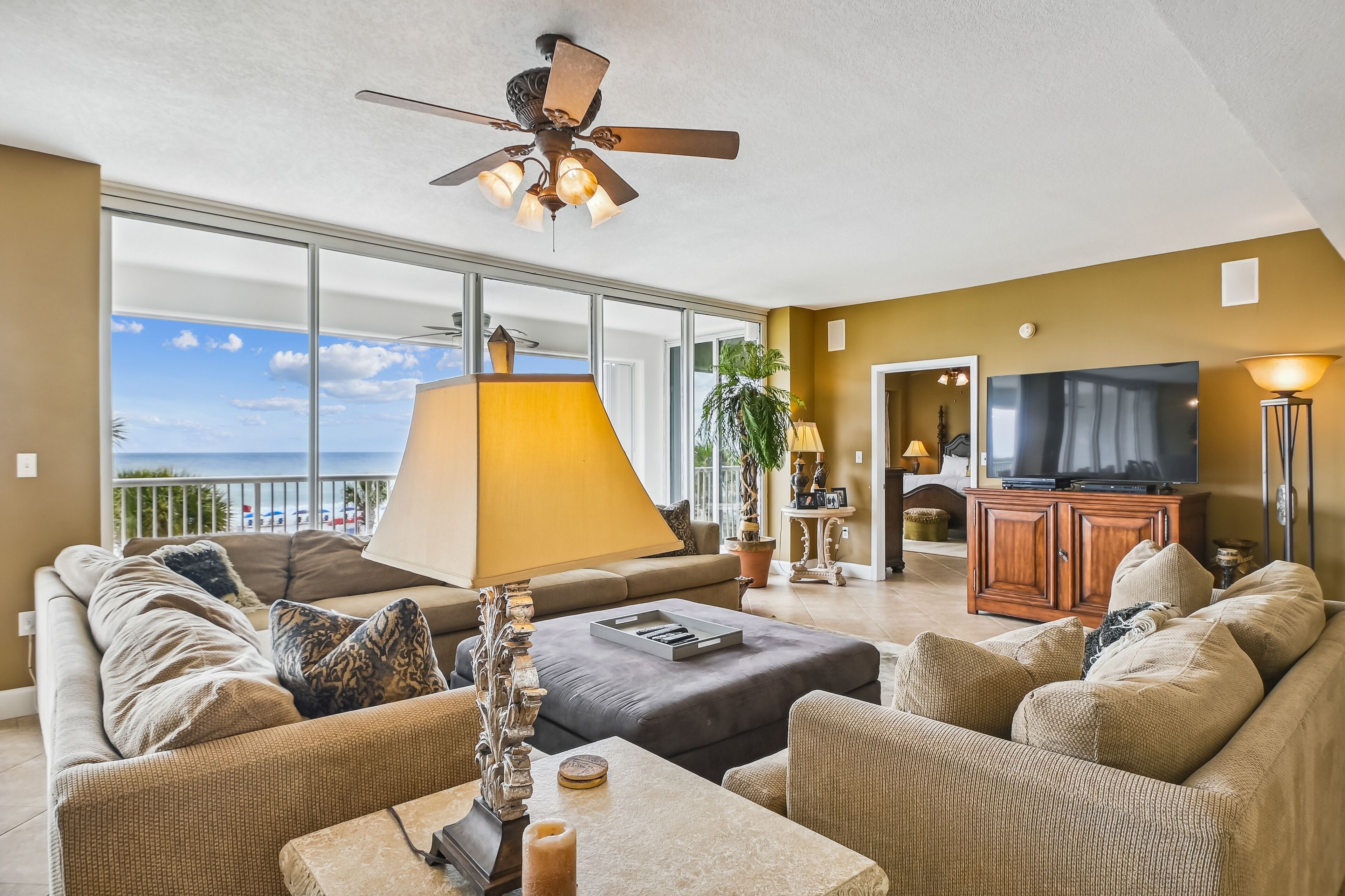 Condo, 3 chambres | Intérieur