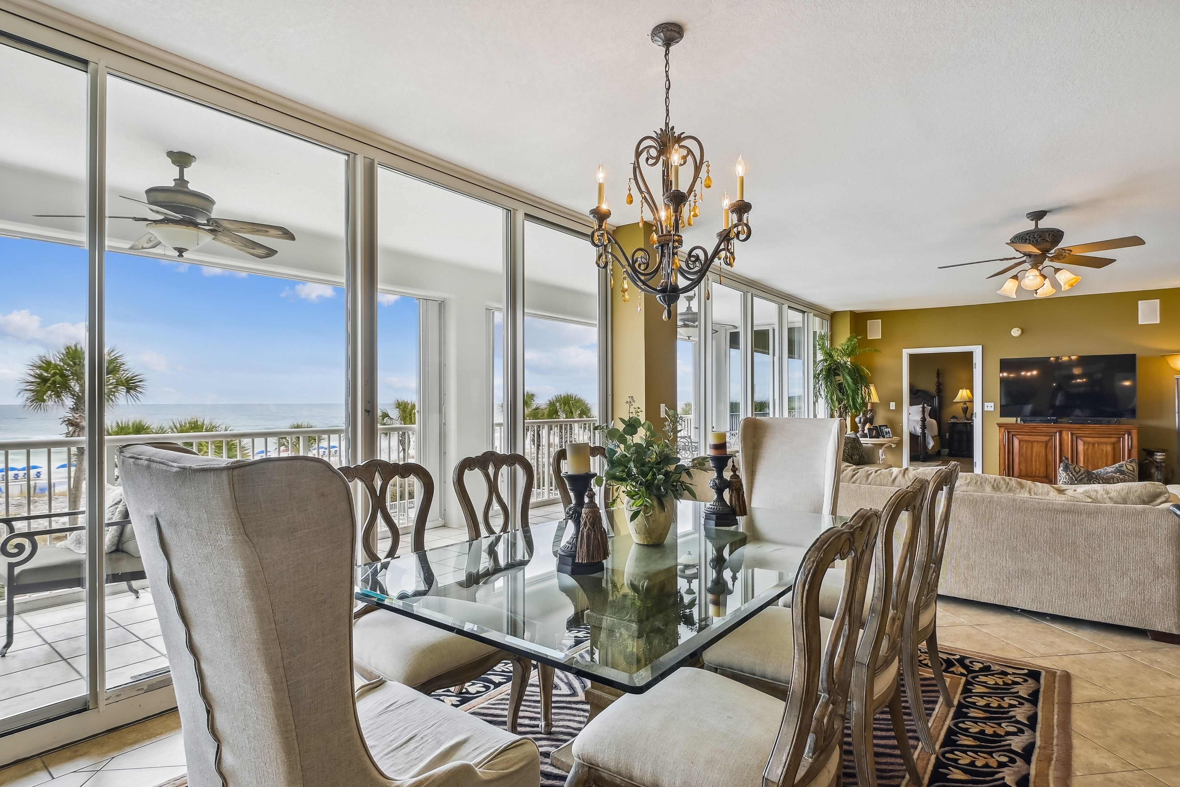 Condo, 3 chambres | Restauration