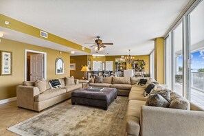 Condo, 3 Bedrooms | Interior